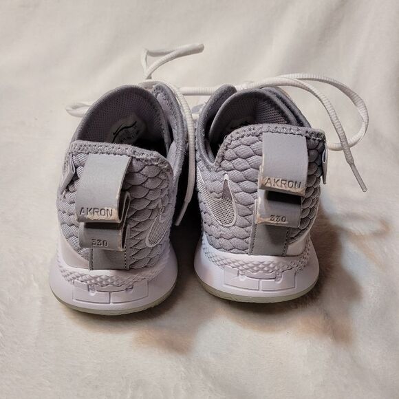 Nike Lebron Witness III PRM Mens BQ9819-002 Wolf Grey Size 8 shoes sneakers - Picture 8 of 9